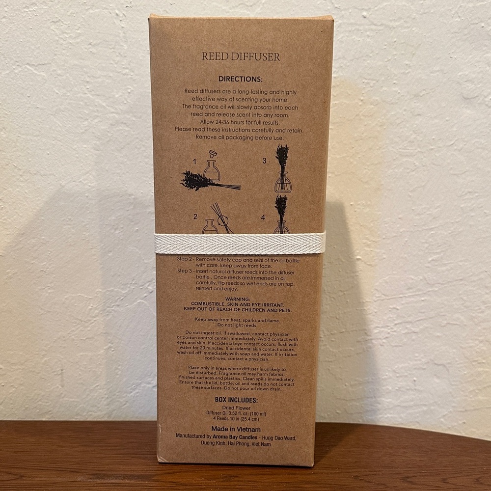 Lilac Reed Diffuser - Picture 2 of 4